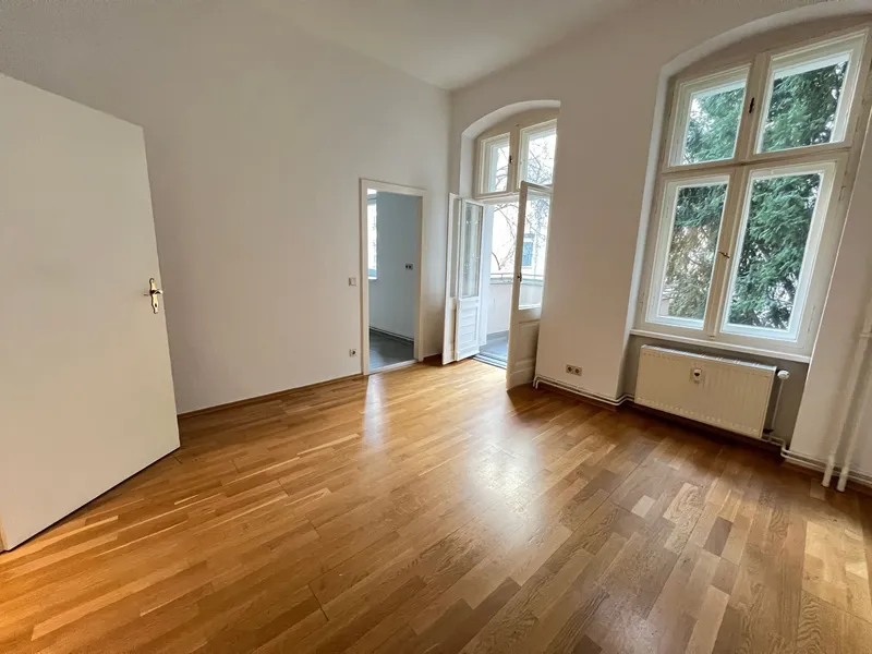 Teilgewerbliche Vermietung! Charmanter 2-Zimmer Altbau in Prenzlauer Berg! — photo 1